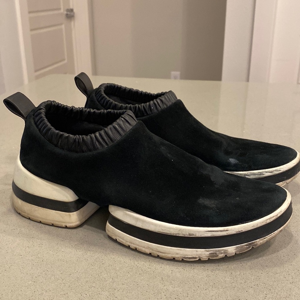 Stuart Weitzman | SW-612 | suede sneakers | US6.5 | black